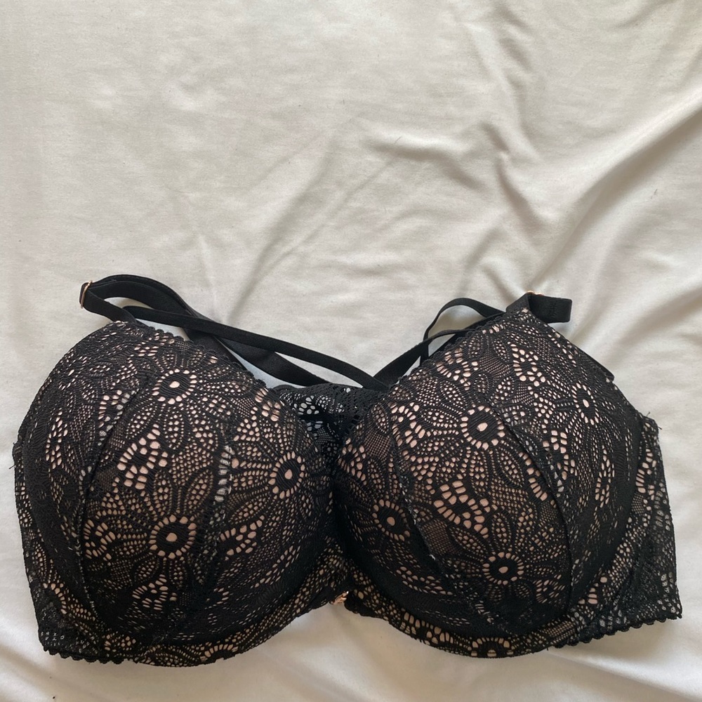 bombshell push up